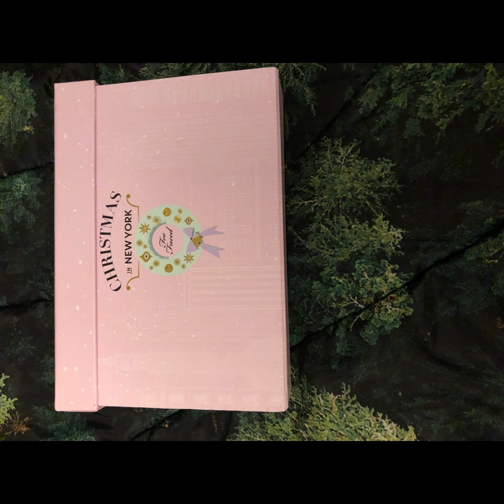 Too faced Christmas in New York